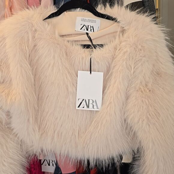 Zara FAUX FUR SWEATSHIRT LIMITED EDITION  FUR SWEATSHIRT Jacket Cape Coat - Picture 15 of 16